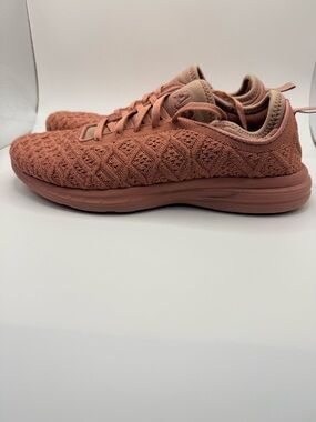 APL TechLoom Phantom Lululemon Exclusive Cinder Rose Women’s Athletic Shoes Sz 9
